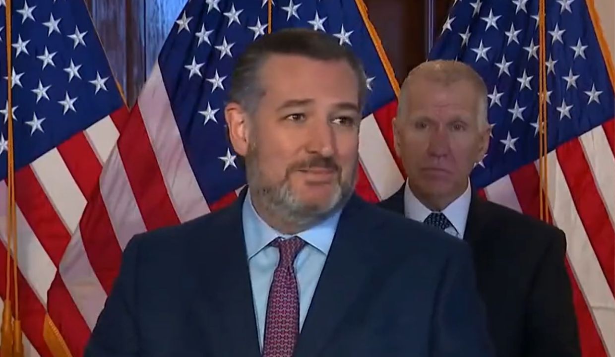 Ted Cruz SLAMS Podium, Turns Mask Question on Reporter