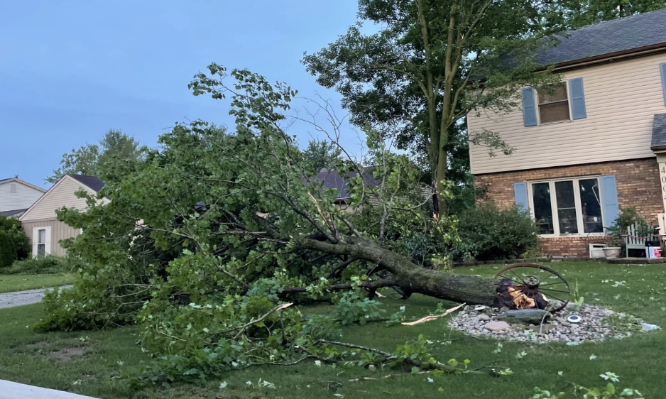 MONSTER STORM! Fort Wayne, Indiana Pounded by 107 MPH Winds - Todd Starnes